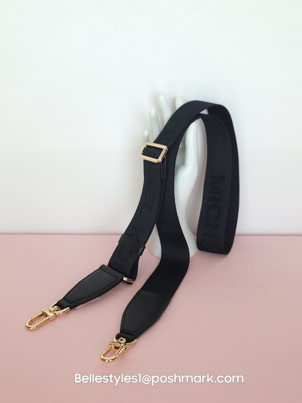 MICHAEL KORS Webbing Strap Signature Logo with Carabiner Clip- Black ⭐ - Picture 8 of 16